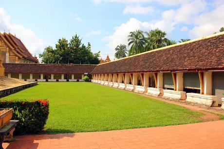 Sehenswürdigkeiten in Laos – der Grund, warum man nach Laos reisen sollte Im Inneren des Tempels Pha That Luang