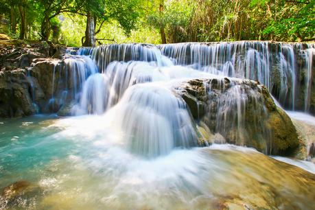 Sehenswürdigkeiten in Laos – der Grund, warum man nach Laos reisen sollte Der Kuang Si Wasserfall