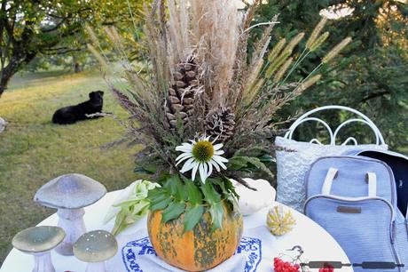 DIY: Kürbisgesteck für den Herbst / Pumpkin Vase with Flowers for Fall #craftythingsbyverena