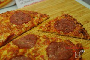Die glutenfreien Dr. Oetker Pizzen: Salami und Mozzarella. Gewinnspiel Der dünne Boden der Pizza Salame