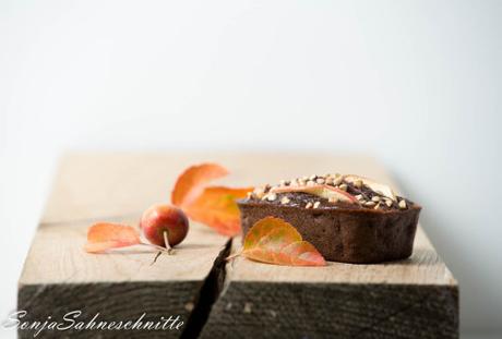 mini-chocolate-apple-cakes-kleine-apfel-schoko-kuechlein-2-von-14