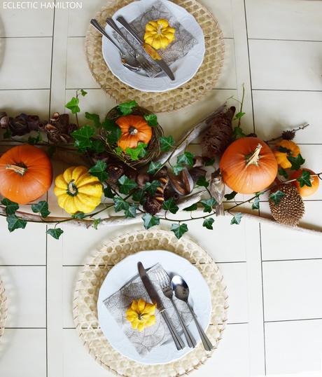 Herbstliche Tischdeko mit Kürbissen