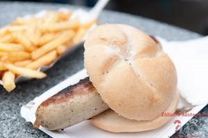 Der glutenfreie Weihnachtsmarkt 2016 in Sasbachwalden – Offline Treffen im Gasthaus Bischenberg Die Wurst im Resch&Frisch Brötchen