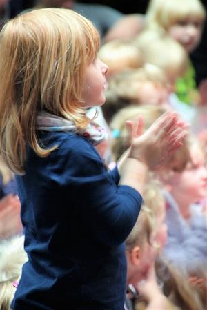Hamburg mit Kindern // Musik, Theater und Kultur mit dem Kinder Kinder e.V. Hamburg mit Kindern // Musik, Theater und Kultur mit dem Kinder Kinder e.V.