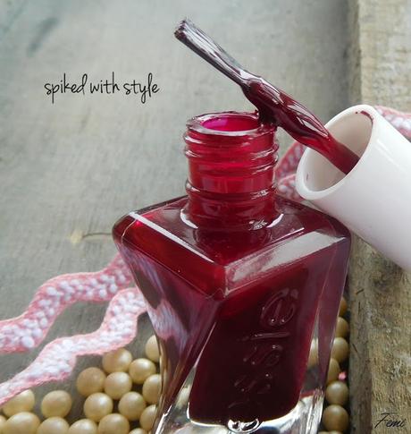ESSIE - Gel Couture Nagellack - spiked with style & gala vanting
