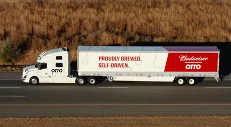 Selbstfahrender LKW von Otto liefert Budweiser Bier in Colorado