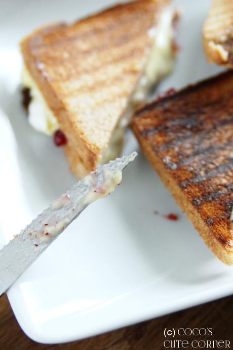 Preiselbeer und Brie Toasts - ein unperfektes Rezept und ein Plädoyer für manchmal etwas mehr Ehrlichkeit