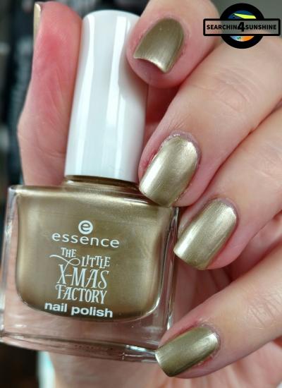[Nails] essence THE LITTLE X-MAS FACTORY 01 i still believe in santa claus
