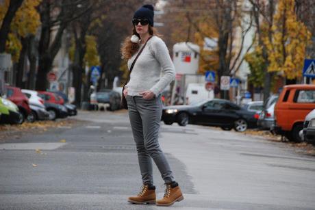 {OOTD} Shades of Grey with Holzhackerboots