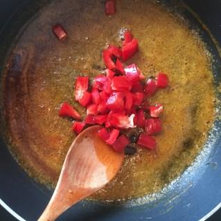 Orientalische rote Linsen-Suppe