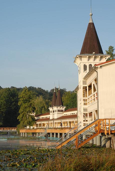 Ungarn: Entspannung am Balaton! Willkommen im Lotus Thermen Hotel & Spa in Hévíz! Ungarn: Entspannung am Balaton! Willkommen im Lotus Thermen Hotel & Spa in Hévíz!