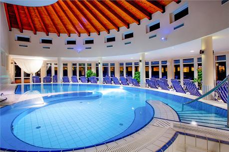 Ungarn: Entspannung am Balaton! Willkommen im Lotus Thermen Hotel & Spa in Hévíz! Ungarn: Entspannung am Balaton! Willkommen im Lotus Thermen Hotel & Spa in Hévíz!