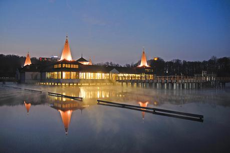 Ungarn: Entspannung am Balaton! Willkommen im Lotus Thermen Hotel & Spa in Hévíz! Ungarn: Entspannung am Balaton! Willkommen im Lotus Thermen Hotel & Spa in Hévíz!