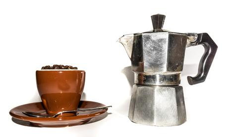 Bild Espresso-Tasse mit Bialetti-Kaffekanne. Kuriose Feiertage- 23. November- Tag des Espresso – der amerikanische National Espresso Day (c) 2015 Sven Giese-1