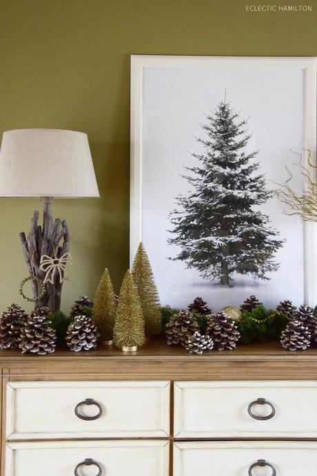 Golden Christmas: Glanz fürs Sideboard, ein goldenes DIY und eine Tanne für die Wand