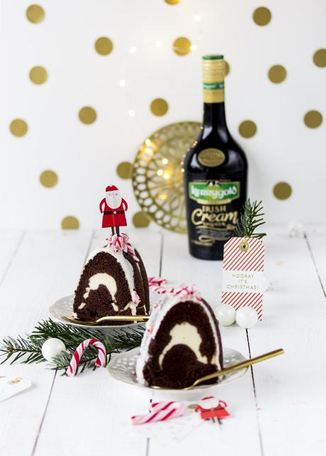 Weihnachtsgugelhupf mit Kerrygold Irish Cream Liqueur und Cheesecakefüllung (Werbung)