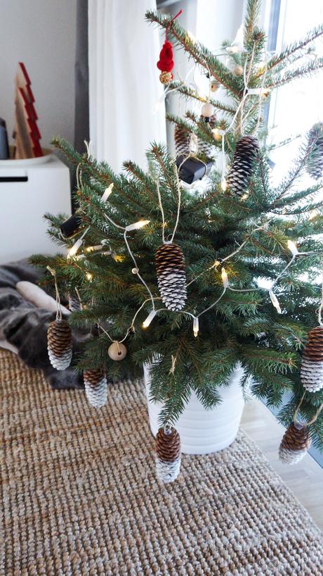 Natural Christmas Tree | Blogmas 11