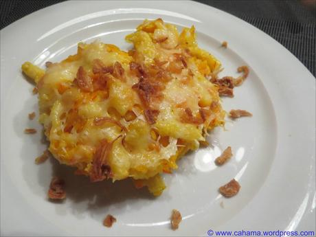 Kürbis-Käse-Spätzle mit Röstzwiebeln Kürbis-Käse-Spätzle mit Röstzwiebeln