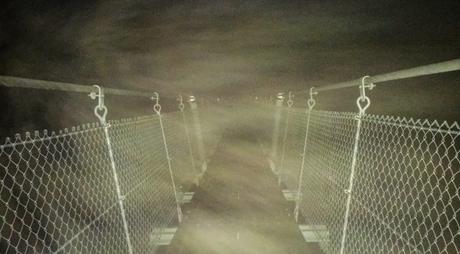 Hängeseilbrücke Geierlay an Weihnachten – dunkel, neblig, nahezu gruselig