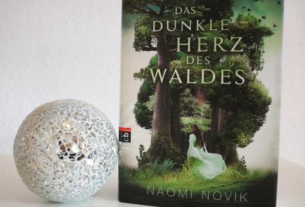 [Rezension] Das dunkle Herz des Waldes von Naomi Novik