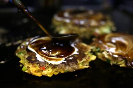 Okonomiyaki: Japanische Pfannkuchen – zum Ausrasten gut
