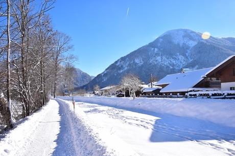 19_Wanderweg-Winter-Schnee-Rottach-Egern-Tegernsee-Bayern-Deutschland