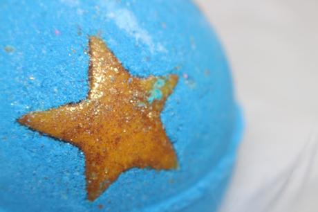 Lush Shoot for the Stars Demo + Bathbomb Review