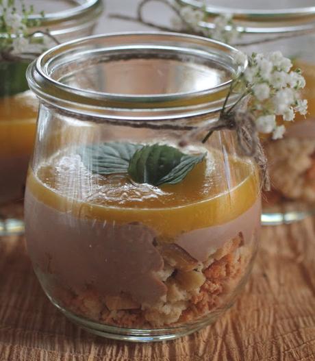 Cantuccini-Schoko-Mango Dessert, im Glas serviert