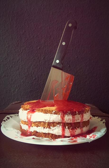 Slasher-Cake mit Erdbeersahne