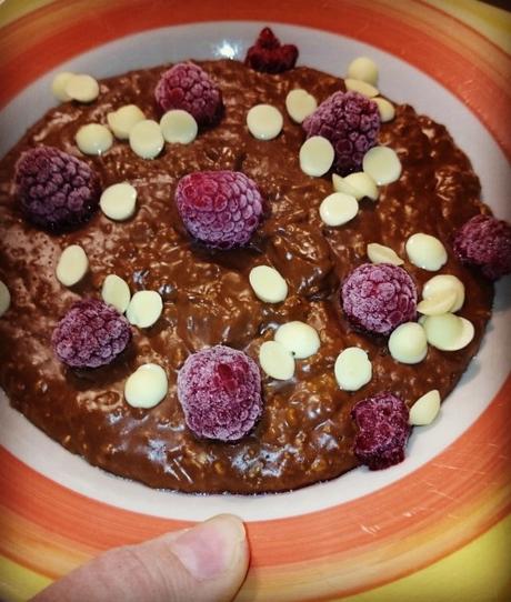 Schokoladen-Porridge mit Himbeeren