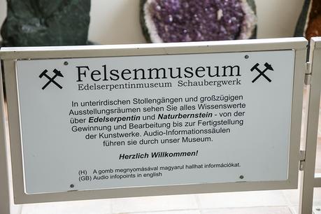 Burgenland: Felsenmuseum in Bernstein Burgenland: Felsenmuseum in Bernstein