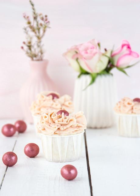 Himbeer-Apfel-Cupcakes, Geschenkideen für Verliebte und ein Freebie