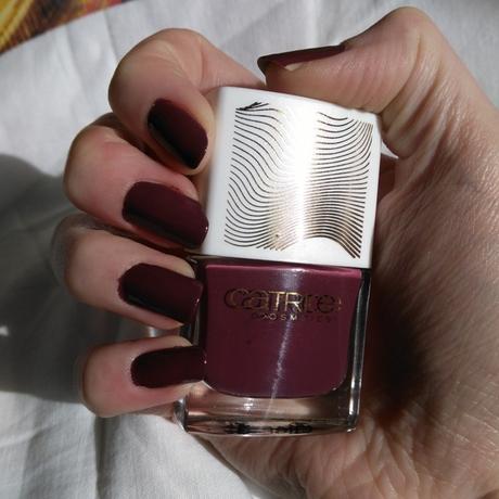 Catrice Pulse of Purism Nail Lacquer C02 PuREDfied Simplicity (LE) + Catrice Pulse of Purism Brushed Metal Top Coat C01 Minimalist Melted Metal (LE)