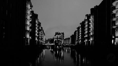 Hamburg im Dunkeln.