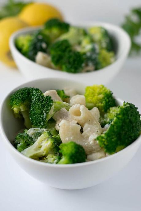 Rezept für Zitronen-Pasta mit Hähnchenbrust Rezept für Zitronen-Pasta mit Hähnchenbrust