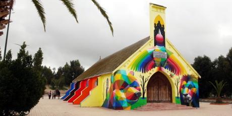 Marokko: bunte Kirche und mein Eisenhuhn