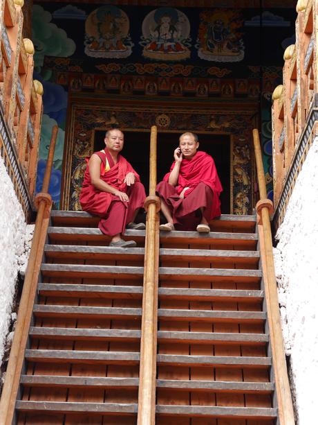 Mönche im Dzong Punakha