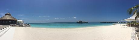 Strand und Pool Jumeirah Vittaveli Malediven