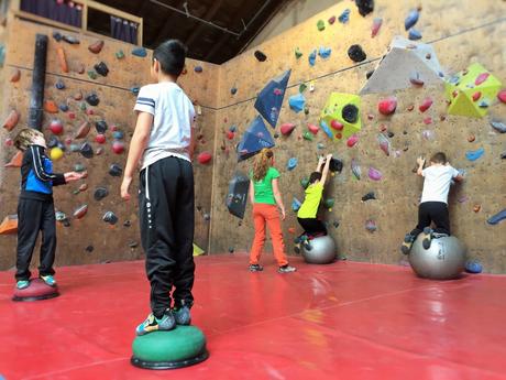 Kindergeburtstag: Action & Fun in der Boulderhalle