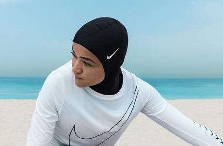 Nike Hijab Pro – Nike supportet muslimische Sportlerinnen Nike Hijab Pro – Nike supportet muslimische Sportlerinnen