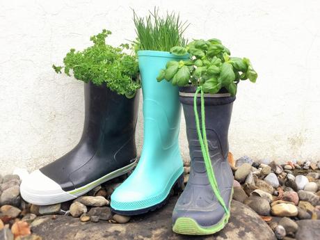 Frühlings-Upcycling: Schuhe mit einem grünen Daumen