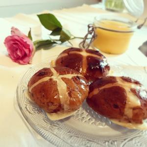 A very British Easter recipe – Hot Cross Buns