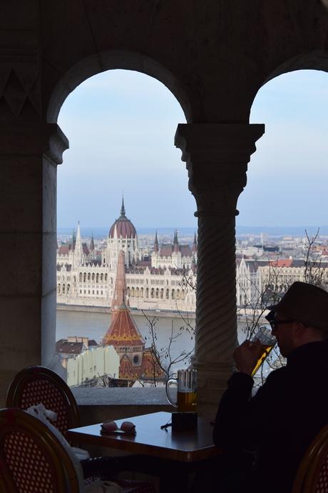 22_Flusskreuzfahrt-a-rosa-Donau-Ausblick-vom-Burgenviertel-auf-das-Parlament-Budapest-Ungarn