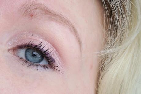 Manhattan Hypnotic Muse Look by Rita Ora Manhattan Hypnotic Muse Look by Rita Ora