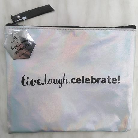 essence live.laugh.celebrate! make-up bag (LE) + essence live.laugh.celebrate! palette 4 reasons to celebrate (LE)