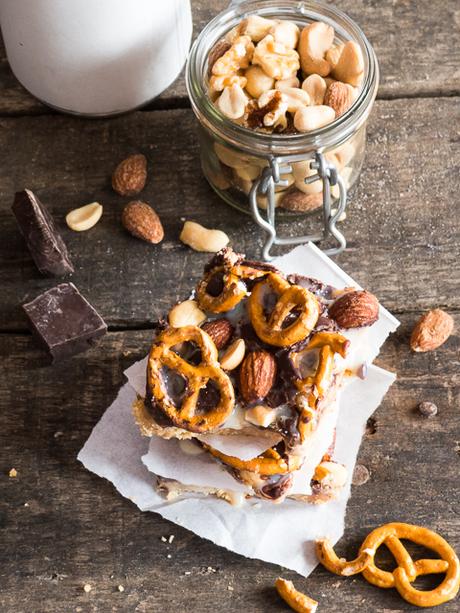 Chocolate Nuts Pretzel Cookie Bars { Buchrezension + Rezept Bake in the USA }