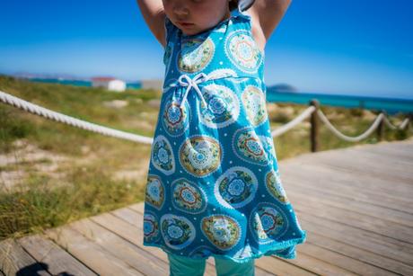 Tante Ema auf Mallorca – Shirt mit Volantärmeln und Elsa Sommeroutfit