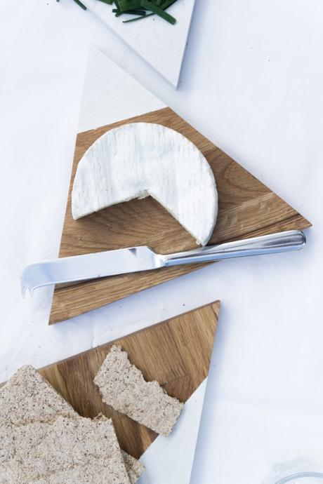 Midsommar: Skandinavische DIY Tischdeko aus Holz