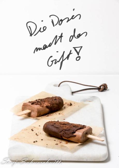 It’s like heaven on a stick: creamy chocolate ice cream pops – cremiges Schokoladeneis am Stiel