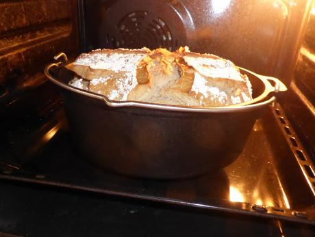 Roggenmischbrot aus dem Dutch Oven